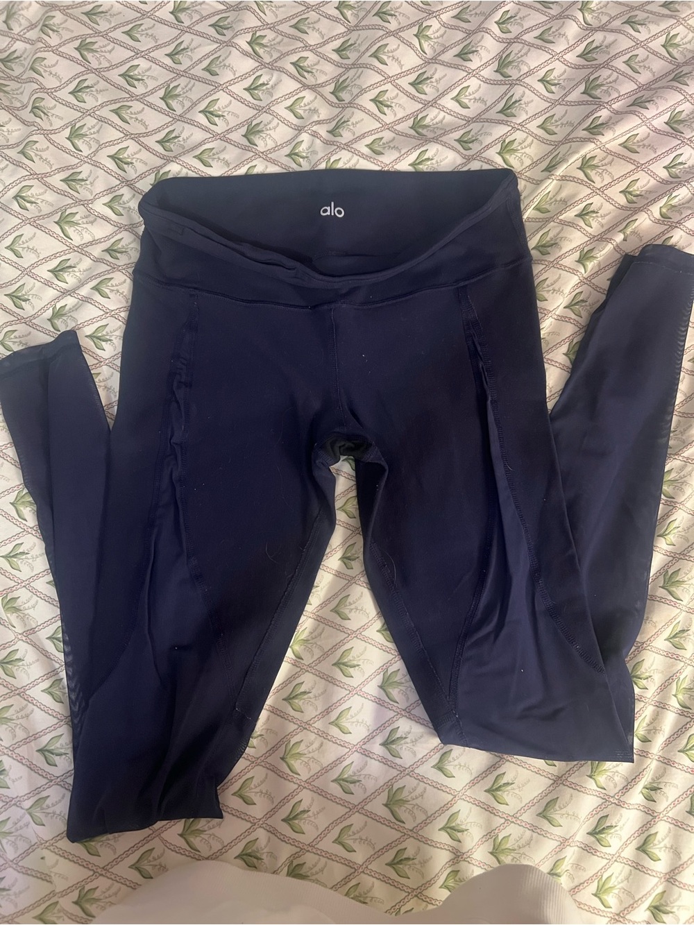 Alo Navy Blue Leggings with Mesh & Pocket in Waistband